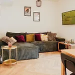 W/ Garden Terrace