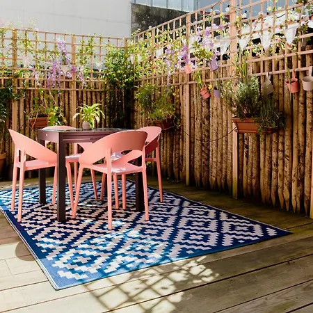 W/ Garden Terrace Apartment *