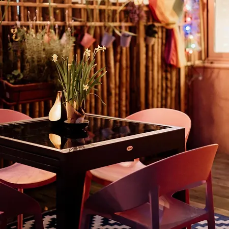 아파트 W/ Garden Terrace *